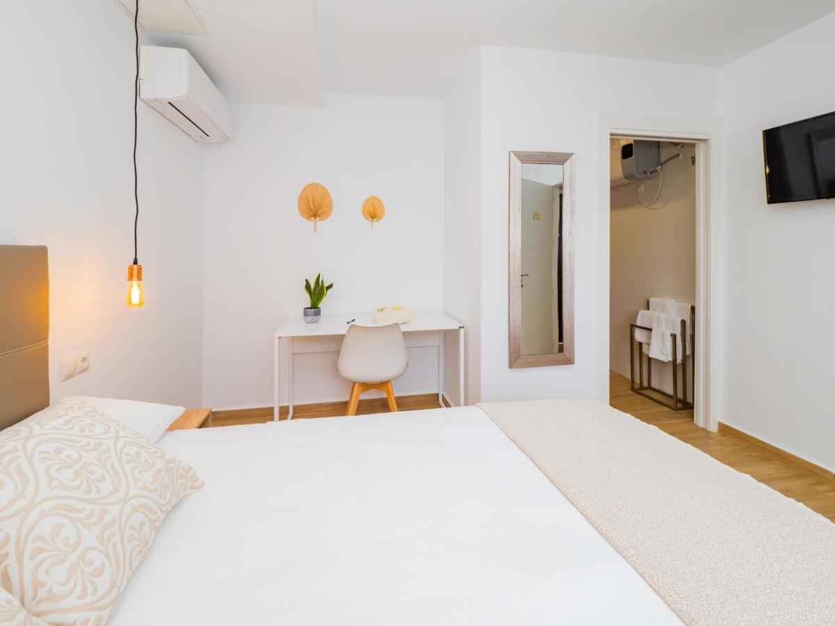 Cubo'S Hostal William'S Sunny 1 With Breakfast Torre de Benagalbon Ngoại thất bức ảnh